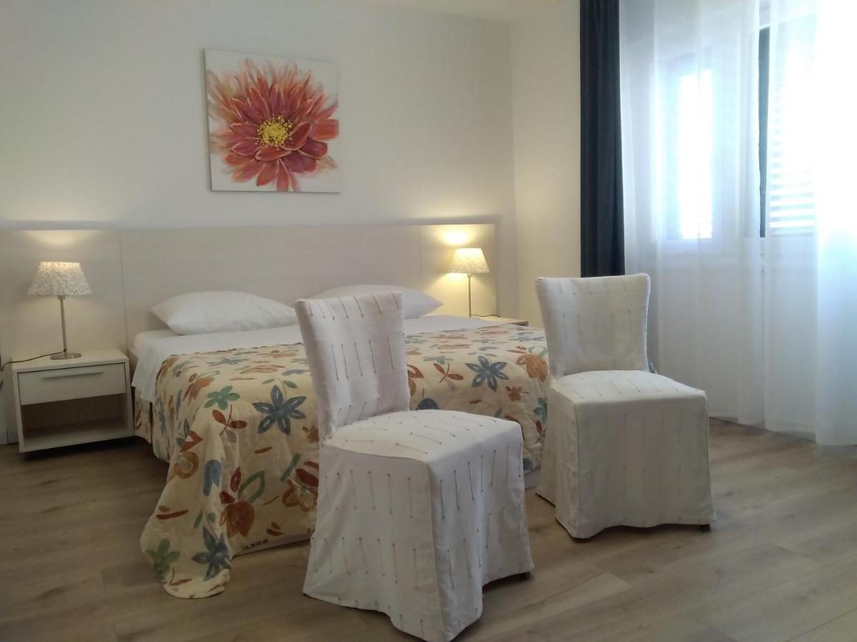 Apartmani Mateo Primošten Buitenkant foto