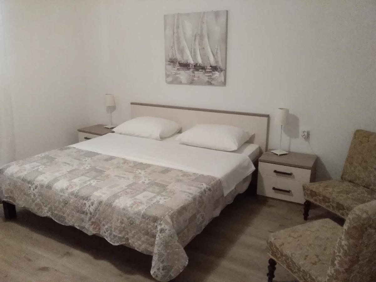 Apartmani Mateo Primošten Buitenkant foto